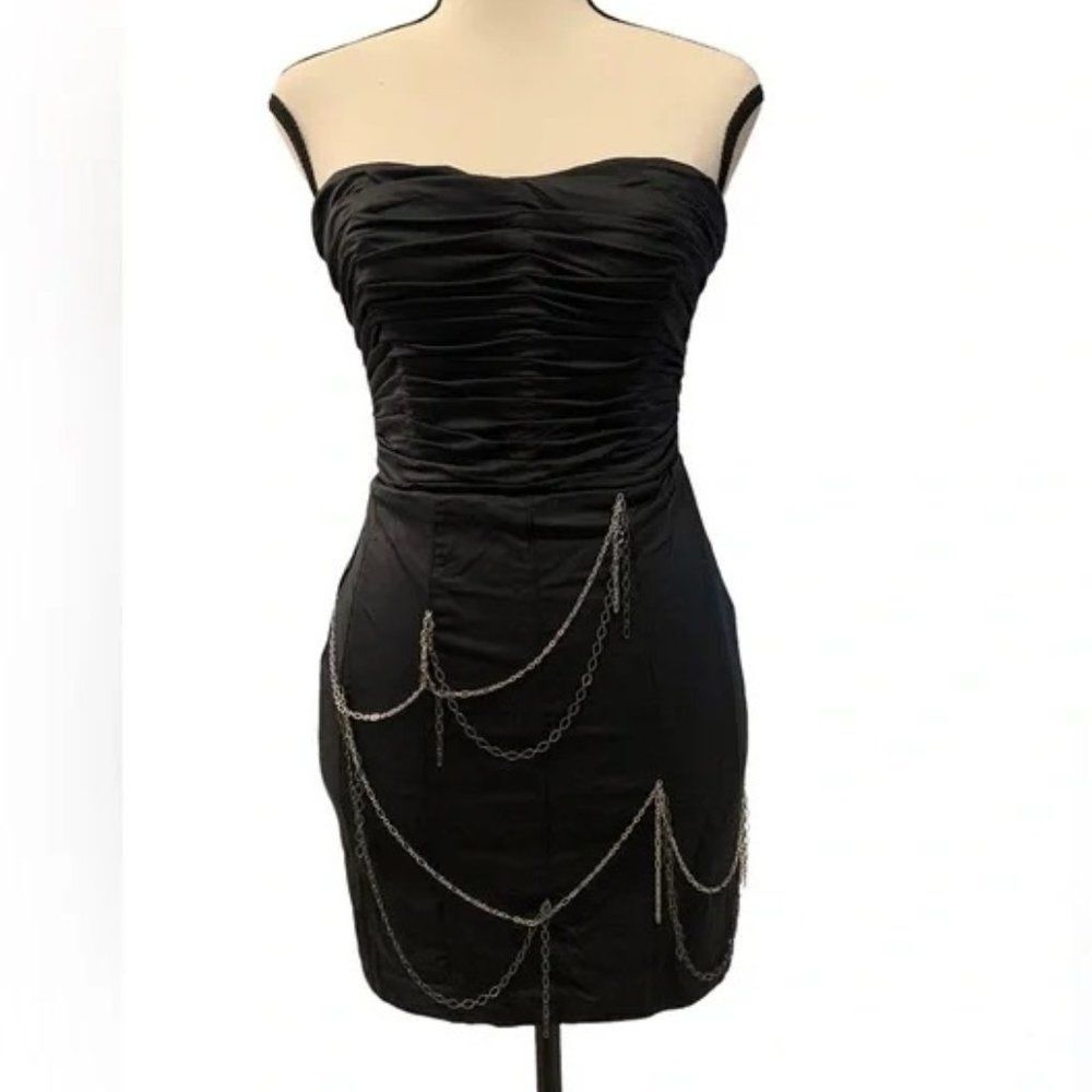 BEBE | black body-con dress with chain
